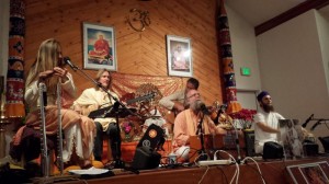 kirtan-with-mangalananda-and-friends